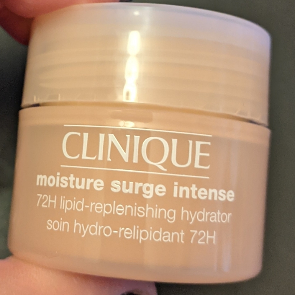 Clinique Moisture Surge Intense 72H